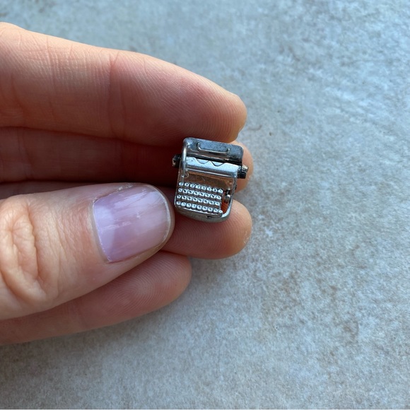 Rare Vintage Typewriter Jewelry Charm - Picture 2 of 8